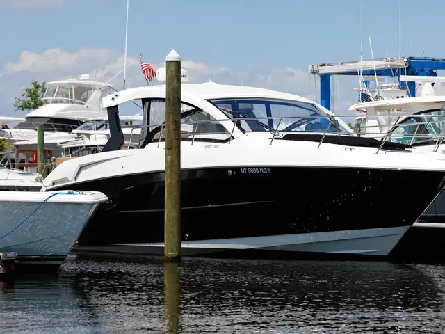 Cruisers Yachts 39