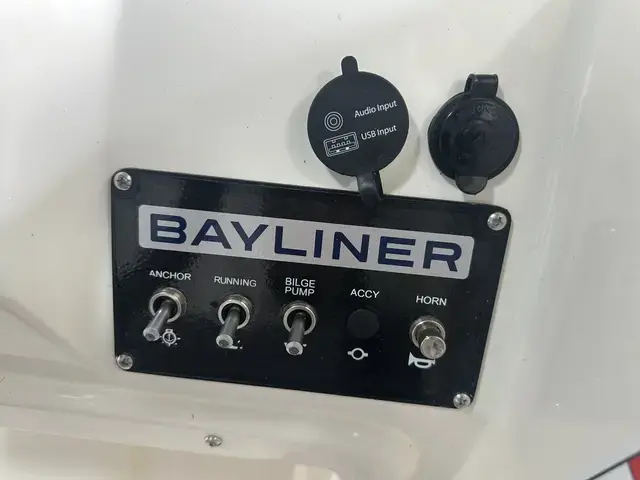 Bayliner M 15