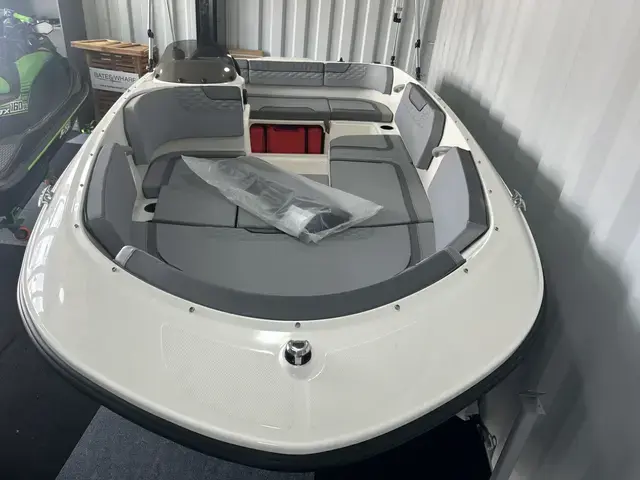 Bayliner M 15