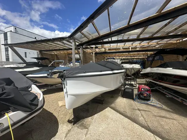 Rand Boats PLAY 24 Outboard