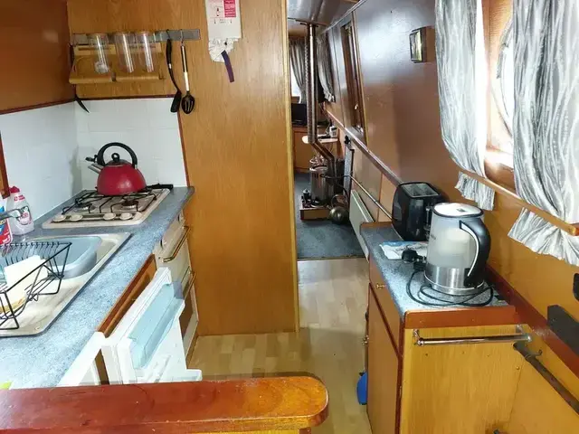 R & D 40ft Narrowboat called Sir Kay