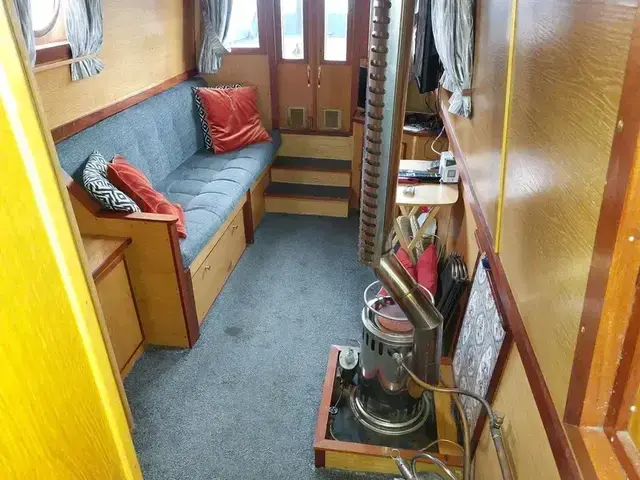 R & D 40ft Narrowboat called Sir Kay