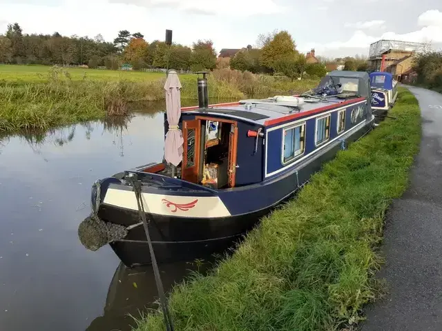 East West Marine 44ft Cruiser Stern