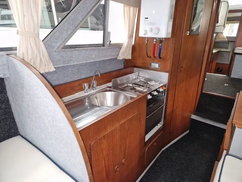 1990 Viking 26 centre cockpit