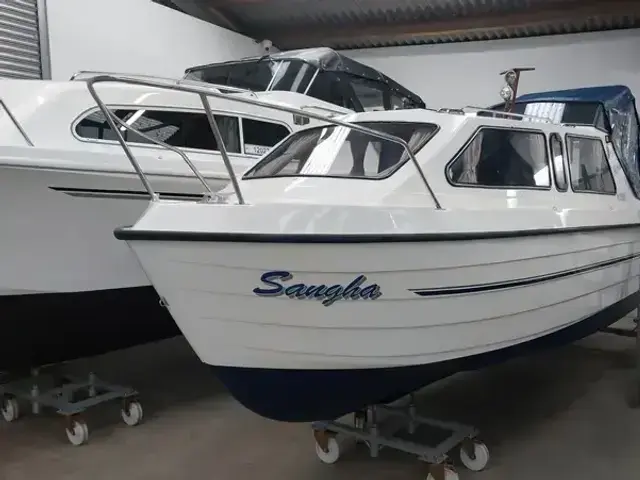 Mayland 22 ft Sapphire called Sangha