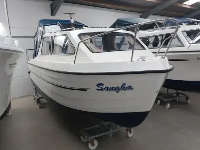 Mayland 22 ft Sapphire called Sangha