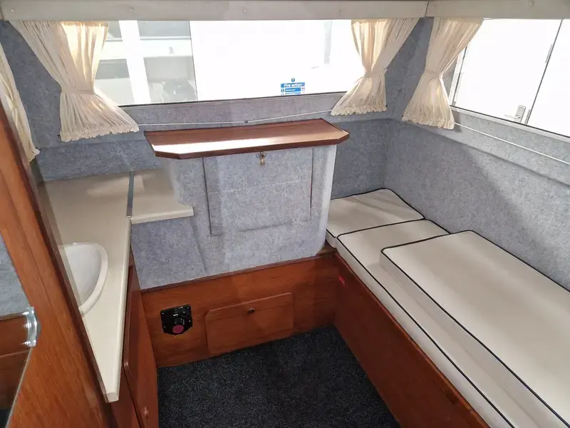 1990 Viking 26 centre cockpit