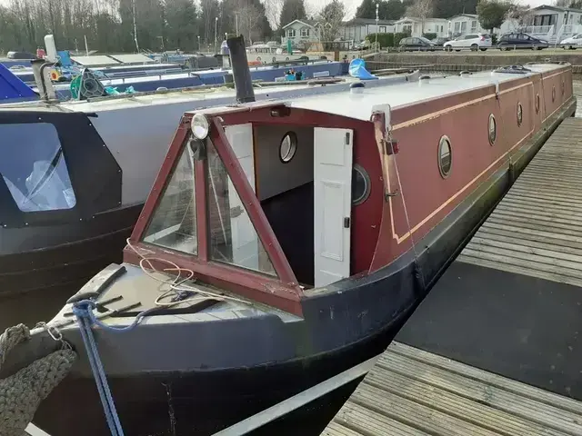 R & D Fabrications 60ft Narrowboat called Stove Pipe Wells