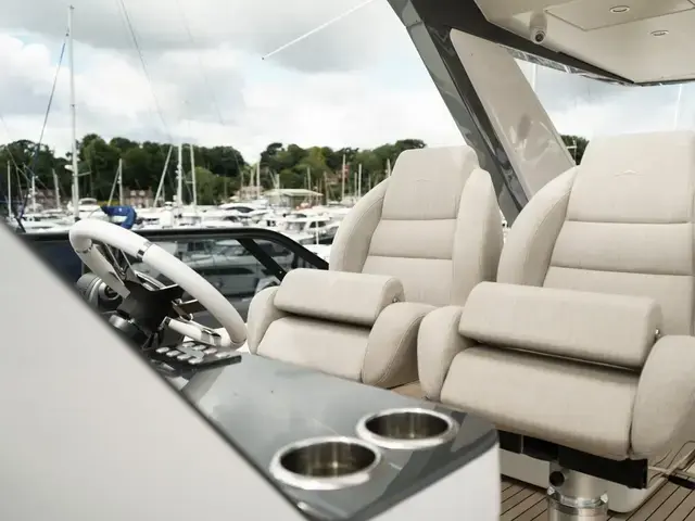 Azimut Fly 68