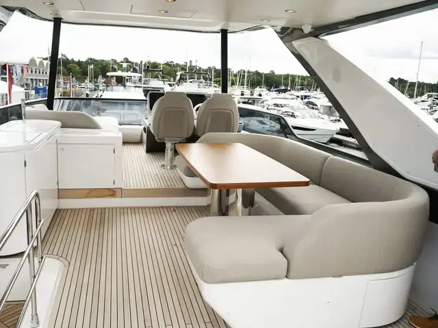 Azimut Fly 68