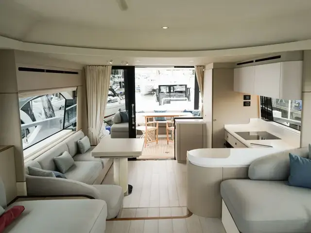 Azimut Fly 68