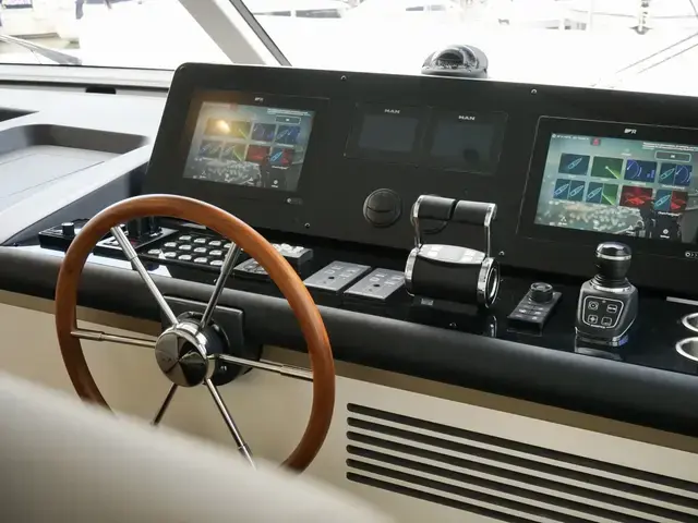 Azimut Magellano 60