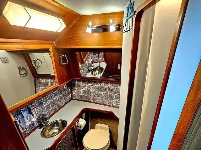 Sea Ray 360 Aft Cabin