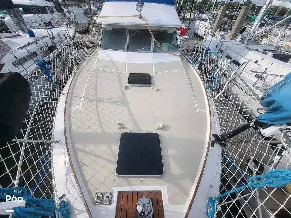 1987 Sea Ray 360 aft cabin