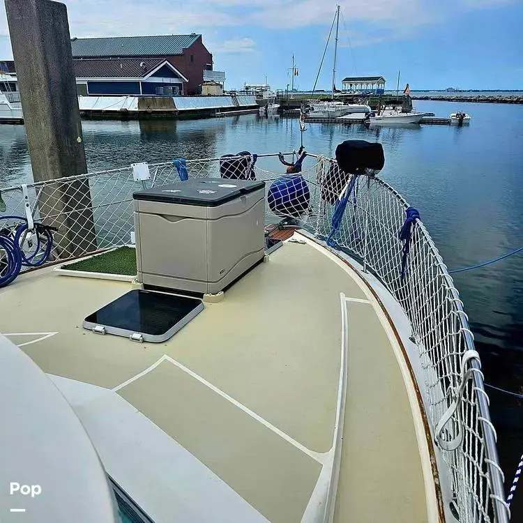 1987 Sea Ray 360 aft cabin