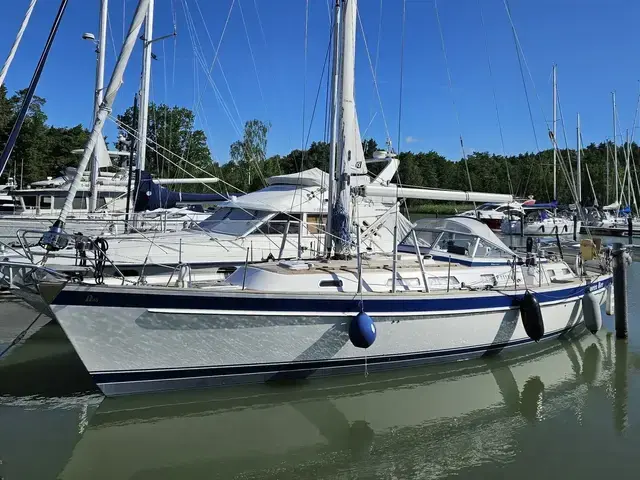 Hallberg-Rassy 43