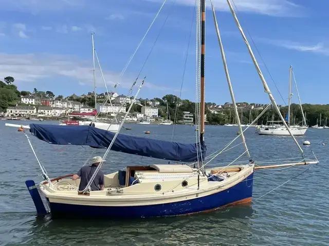 Classic Oystercatcher 16 Gaff Cutter