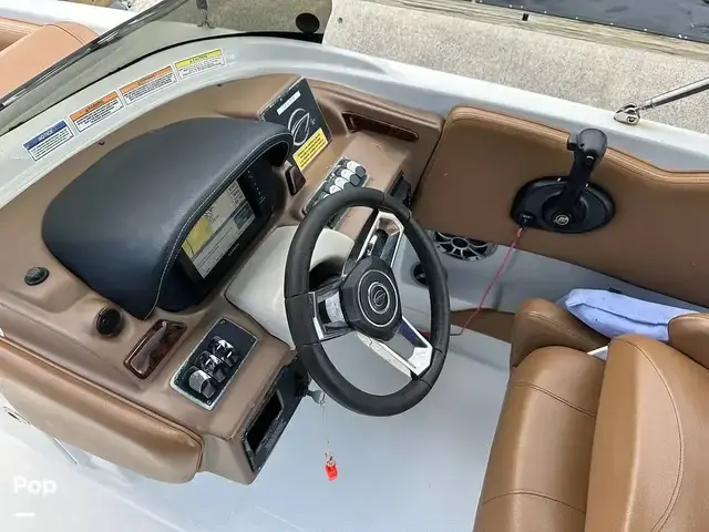 Crownline E225 XS