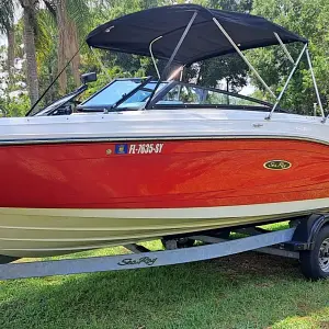 2019 Sea Ray SPX 230 OB