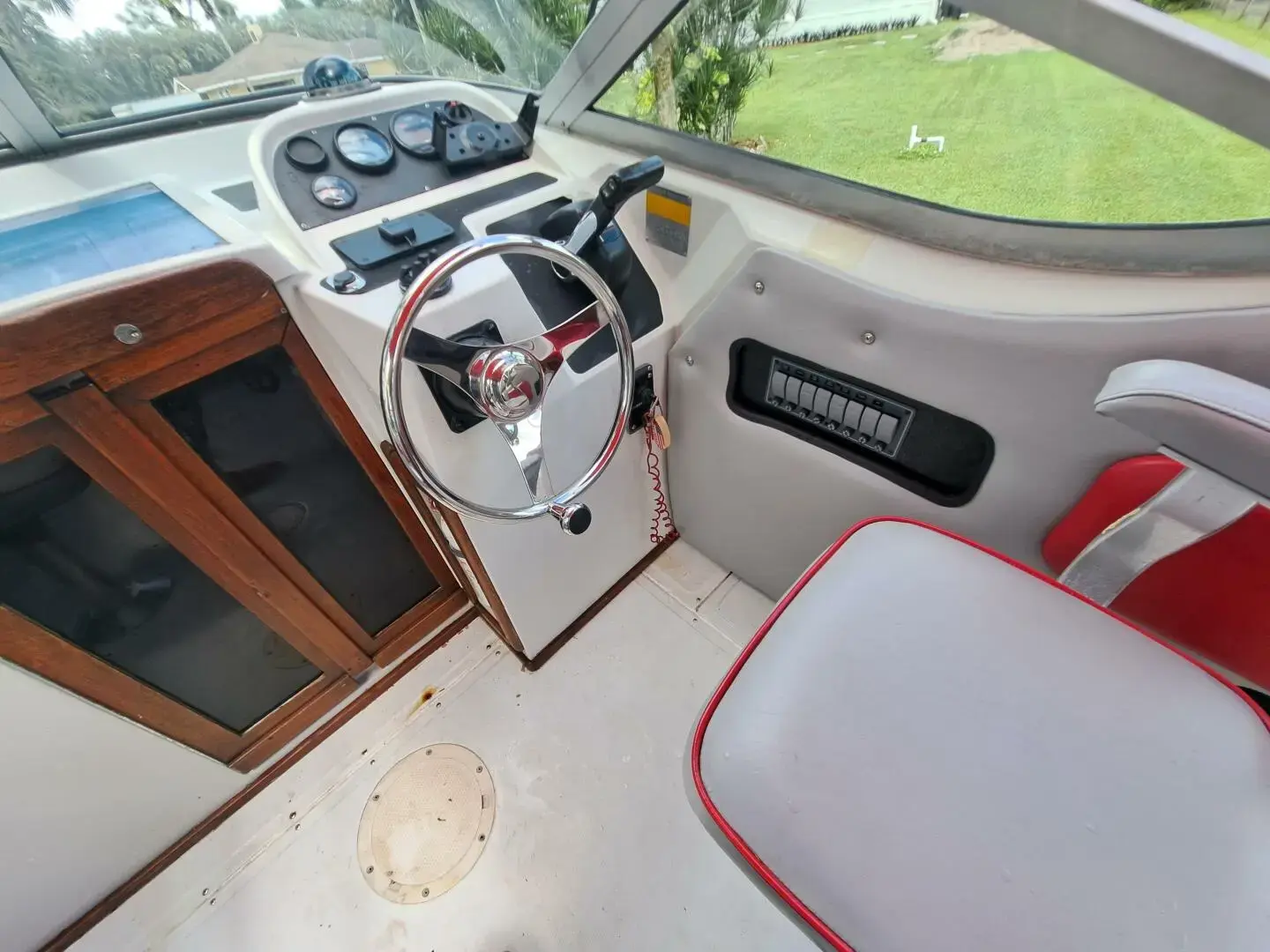 1988 Boston Whaler temptation 2200