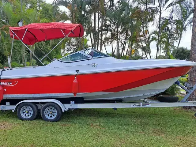 Boston Whaler Temptation 2200