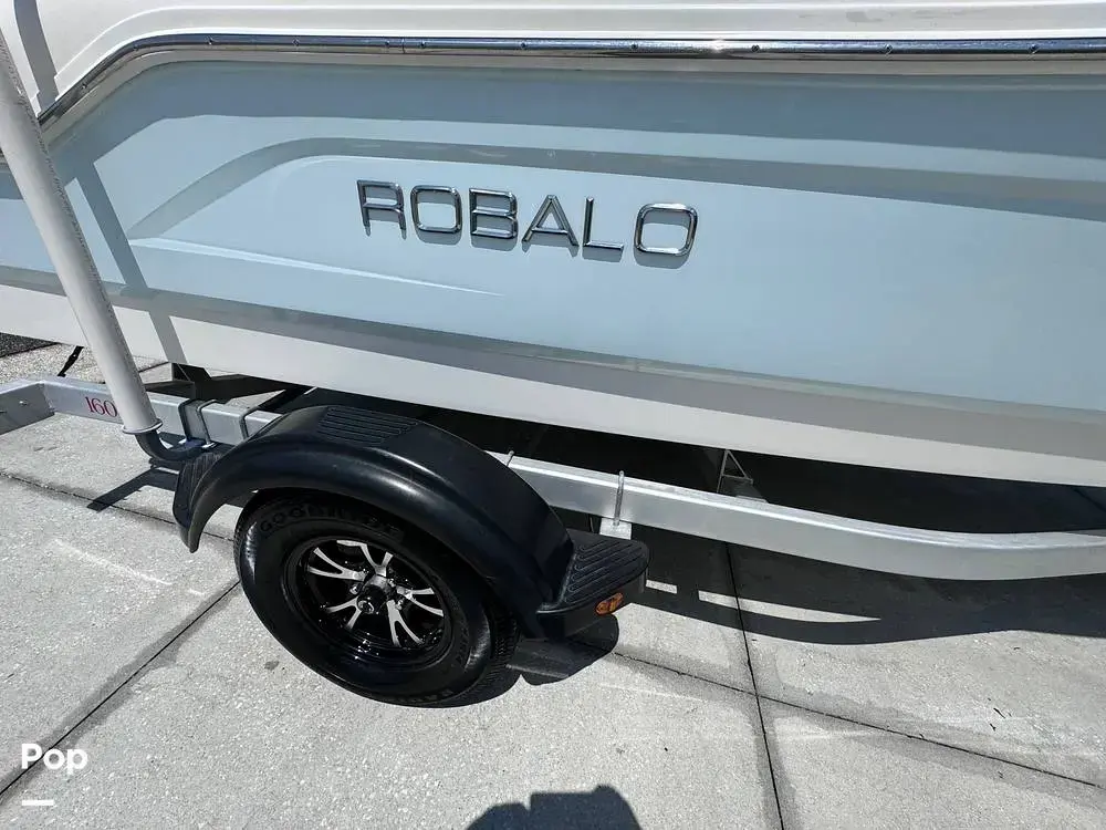 2016 Robalo r160