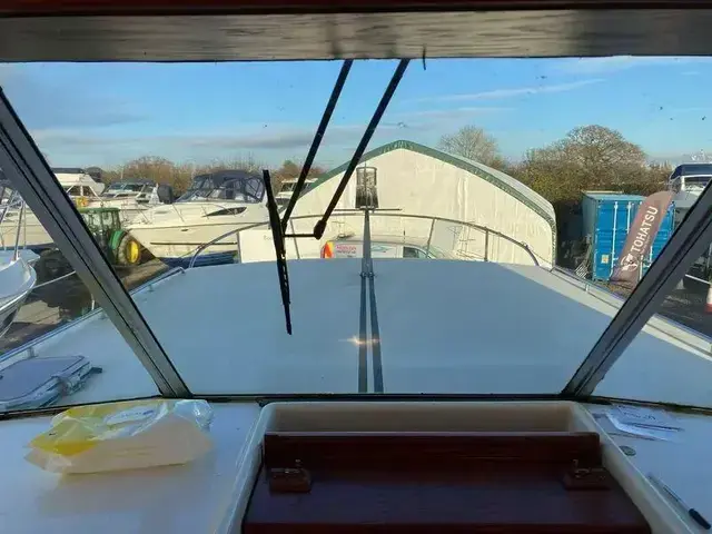 Birchwood Boats 33 Cruiser - Boat