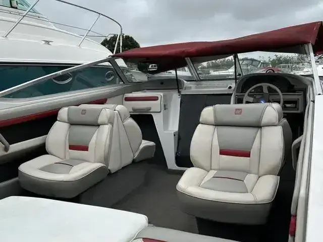 Four Winns 215 Sundowner Cuddy Cabin-Cruiser