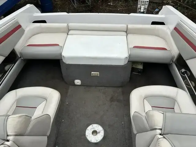 Four Winns 215 Sundowner Cuddy Cabin-Cruiser