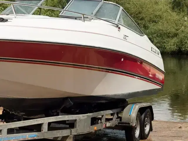 Four Winns 215 Sundowner Cuddy Cabin-Cruiser