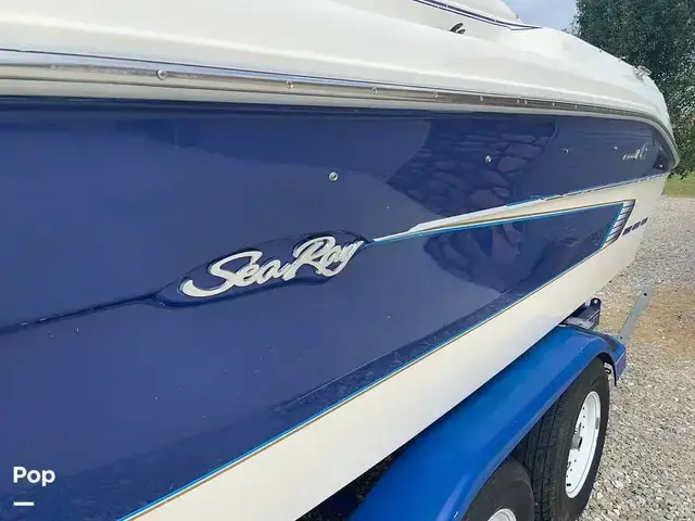 Sea Ray 220 Signature Select