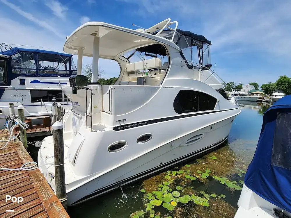 2009 Silverton 35 motor yacht