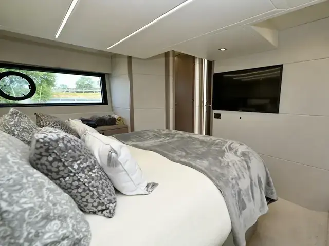 Sunseeker Predator 54