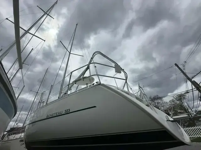 Beneteau Oceanis 323