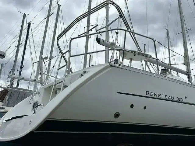 Beneteau Oceanis 323