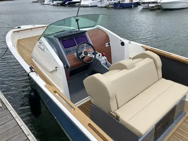 Cormate Utility 27 Supermarine