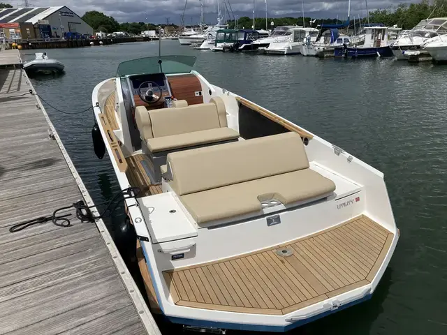 Cormate Utility 27 Supermarine