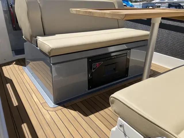 Cormate Utility 27 Supermarine