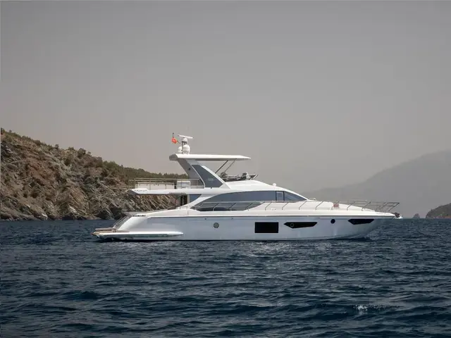 Azimut 66 Fly