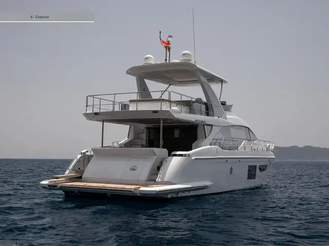 Azimut 66 Fly