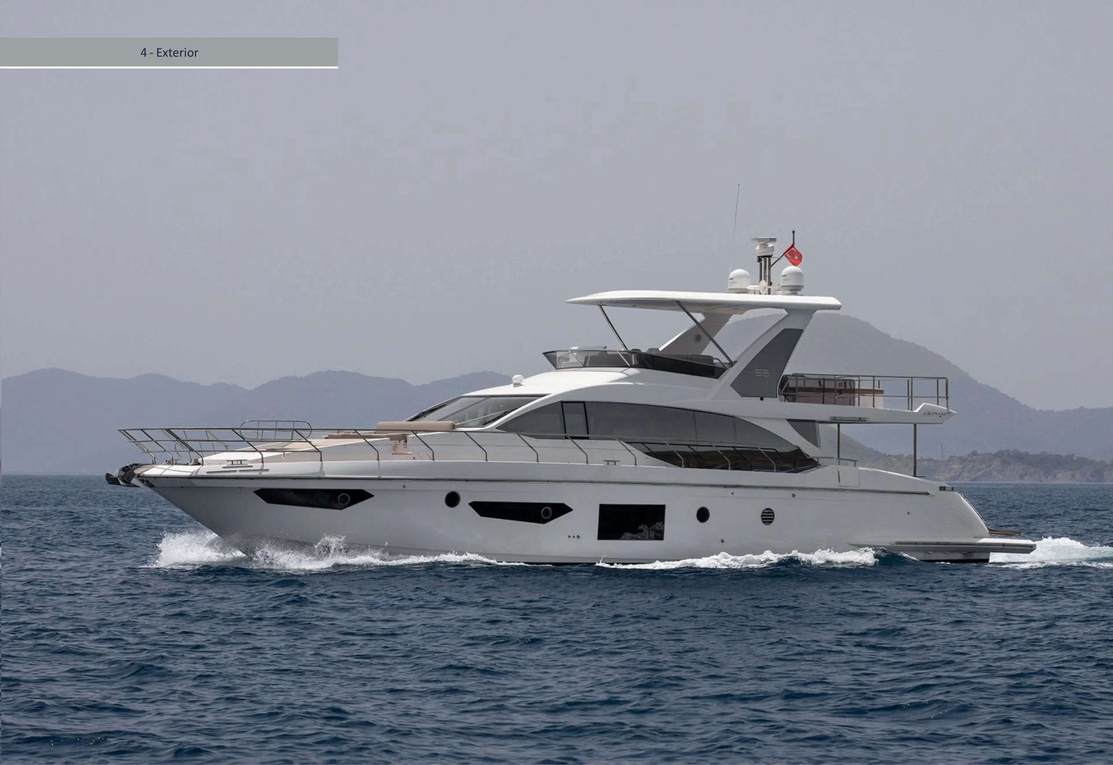 2019 Azimut 66 flybridge