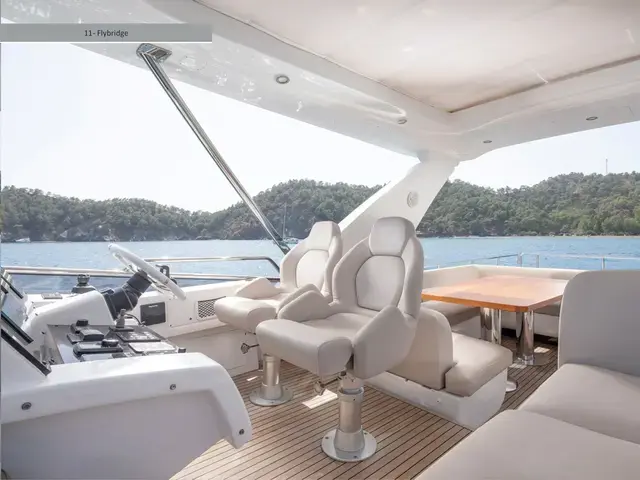 Azimut 66 Fly