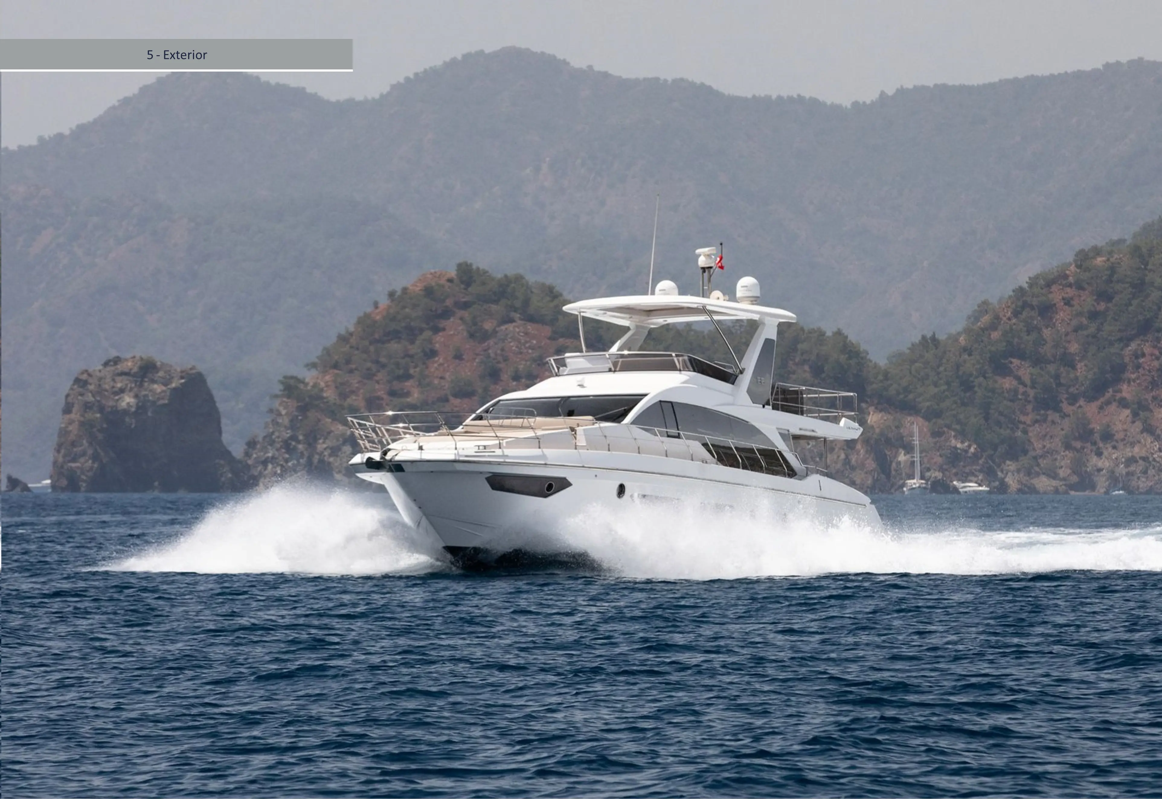 2019 Azimut 66 flybridge