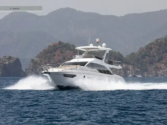 Azimut 66 Fly