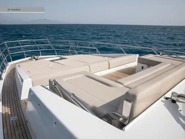 Azimut 66 Fly