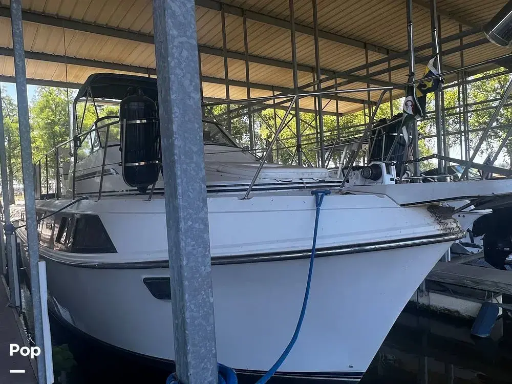 1988 Carver 3697 mariner