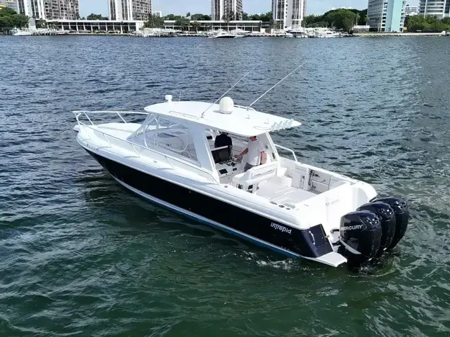 Intrepid Boats 390 Sport Yacht