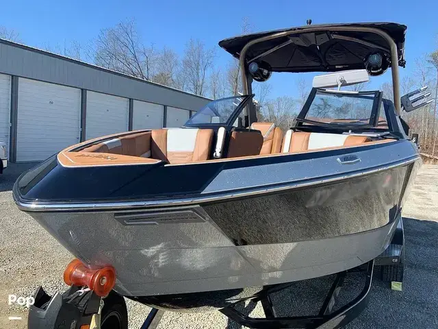 Malibu Wakesetter 26 LSV