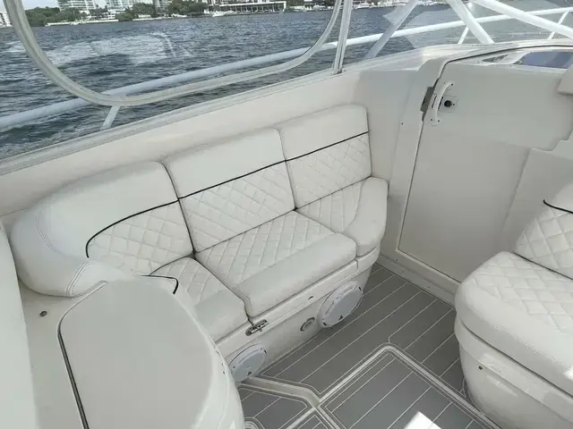 Intrepid Boats 390 Sport Yacht