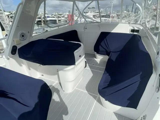 Intrepid Boats 390 Sport Yacht